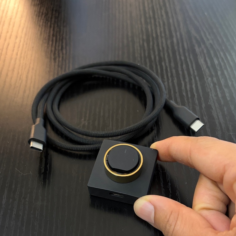 Ultrahuman Ring size 8 with Black USB-C Adapter